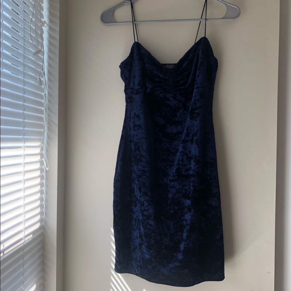 Urban outfitters blue crushed velvet bodycon mini dress, size medium